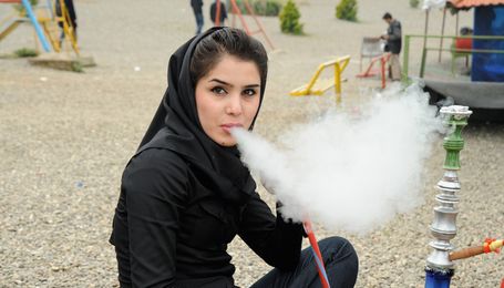 Junge Iranerin in Lahidschan, Iran, 2009 © Katharina Eglau