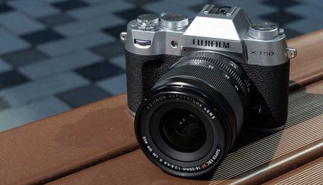 Das Fujinon XF16-50mmF2.8-4.8 R LM WR kommt gemeinsam mit der X-T50 auf den Markt und wird auch im Paket mit dieser neuen Kamera angeboten.