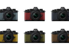 Nikon Z fc Black Edition mit farbiger Belederung