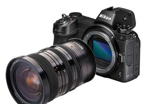 Nikon Z 7 mit Carl-Zeiss-Objektiv mit Contax-Anschluss - die Adapter von Novoflex machen es möglich.