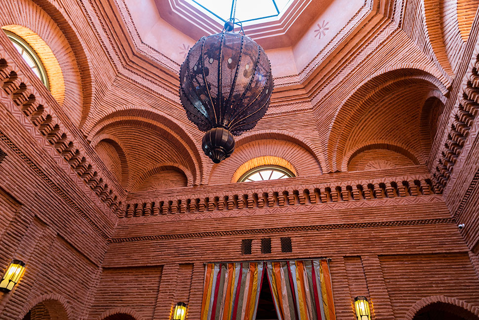 Die Gebäude von Marrakesch bieten eine Fülle an Motiven in warmen Erdfarben.