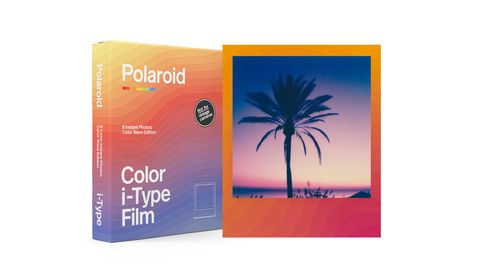 „Color Wave“-Edition des i-type-Films mit farbigem Rahmen