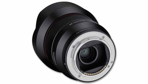 Das Objektiv wurde für Sony-Vollformatkameras mit E-Bajonett entwickelt (A7-Serie).