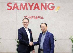 Niclas Walser, Geschäftsführer der Walser GmbH & Co.KG, beim Besuch der Samyang-Zentrale in Südkorea.