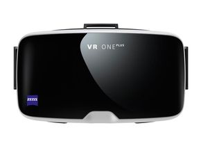 Auch für große Smartphones: „Zeiss VR ONE Plus“