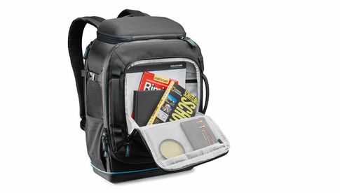 Cullmann PERU Backpack 600+: In der geräumigen Fronttasche lassen sich Reiseunterlagen unterbringen.