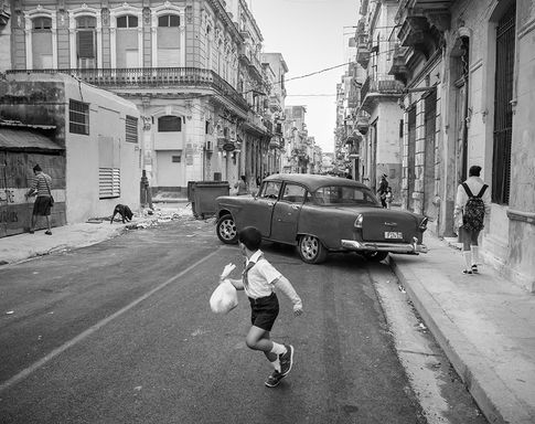 Havana Running Away © Etienne Souchon, France, Winner, Open, Street Photography, 2022 Sony World Photography Awards.