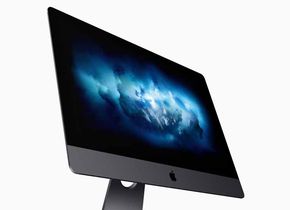 Äußerlich setzen sich die neuen iMac-Pro-Modelle von Apple durch eine etwas dunklere Farbgebung ab.
