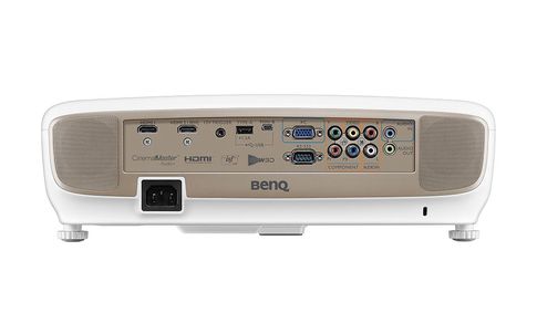 BenQ W2000W: Anschlussvielfalt auf der Rückseite des Projektors