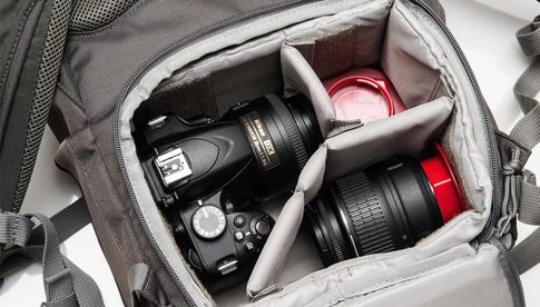 Mit den LensPacks lassen sich die Objektive im Rucksack oder der Fototasche fixieren