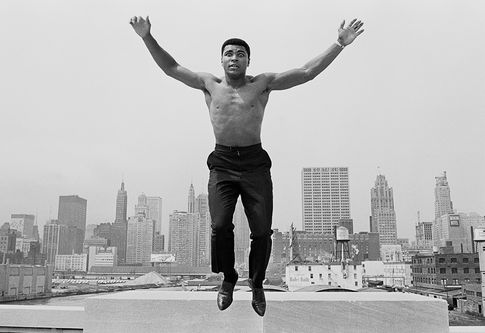 Thomas Hoepker. 1966. Ali jumping. © Thomas Hoepker / Magnum Photos.