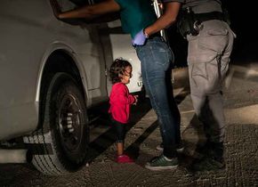 Das Bild „Crying Girl on the Border“ von John Moore gewann die Auszeichnung World Press Photo of the Year 2019