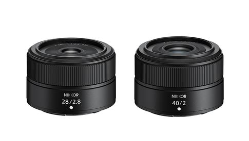 Links: Nikkor Z 28 mm 1:2,8, rechts: Nikkor Z 40 mm 1:2