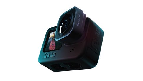 Das „Max Lens Mod“ kommt statt der Abeckung vor das Objektiv der GoPro Hero9 Black