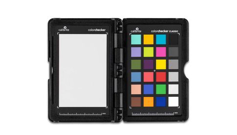 Der Calibrite ColorChecker Passport Duo enthält zwei Tafeln für Fotografen.