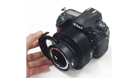 CentralDS bietet unter anderem die Nikon D850 in einer umgebauten Version als „Astro D850“ an.
