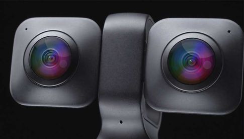 Blicken die zwei Augen der VuzeXR nach vorn, ist sie eine Stereokamera. Sehen beide Module in entgegengesetzte Richtungen zur Seite, entstehen 360-Grad-Bilder.