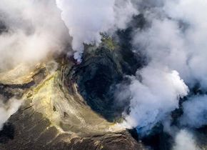 Eine Forschungsgruppe aus Mainz untersuchte den Vulkan Ätna mit DJI-Multikoptern und Spezialkameras.