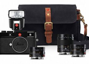 Die Leica-M-Sets können neben Kameras und Objektiven auch weiteres Zubehör wie Taschen und Blitzgeräte umfassen.