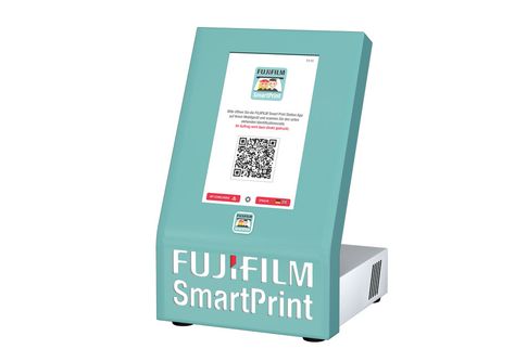 Die Fujifilm SmartPrint-Station "C" dagegen mit Kompaktheit überzeugen.
