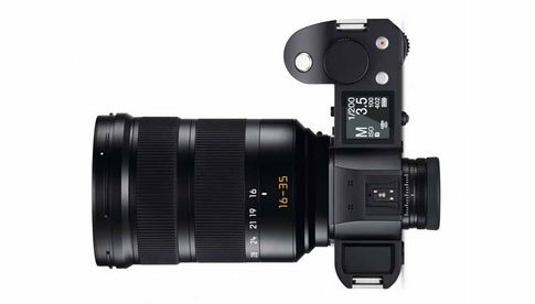 Leica Super-Vario-Elmar-SL 1:3,5-4,5/16-35 ASPH.: Das Objektiv ist 123 mal 88 Millimeter groß und wiegt 990 Gramm.
