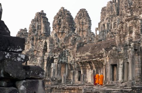 Die Tempelanlage Angkor Wat in Kambodscha besteht aus Hunderten von Tempeln hinduistischer und buddhistischer Gottheiten und zählt zu den größten architektonischen Meisterwerken Asiens. © Elephant Doc