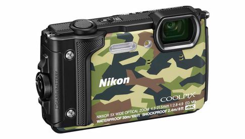 Die Nikon Coolpix W300 ist in vier Farbvarianten erhältlich.