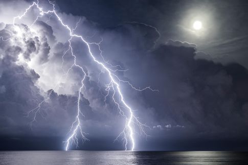 Enric Navarrete Bachs: Dreaming of Lightning, Weather Photographer of the Year 2022 Shortlist