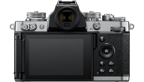 Nikon Z fc: Der Monitor der Kamera ist auch zur Seite und nach vorn dreh- beziehungsweise schwenkbar.