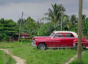 Folgen des US-Embargos: Noch immer sind US-Oldtimer die gängigsten Autos in Kuba. © ZDF und NDR/Medienkontor/Stefan Richts