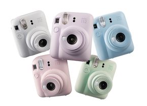 Die Fujifilm Instax mini 12 gibt es in fünf Farben.