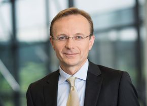 Dr. Christian Müller (50) wechselt von der Tochtergesellschaft Carl Zeiss Meditec AG in den Finanzvorstand (CFO) der Carl Zeiss AG.