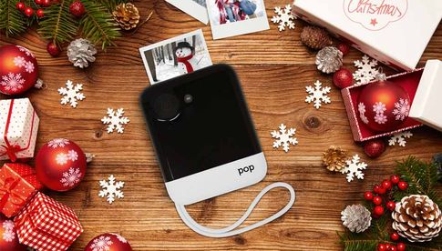 Nettes Weihnachtsgeschenk: Die „Polaroid Pop“ nimmt Fotos digital auf, kann sie aber auch als Sofortbilder direkt ausgeben.