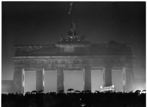 Öffnung des Brandenburger Tors, Berlin, 22. Dezember 1989 © Barbara Klemm