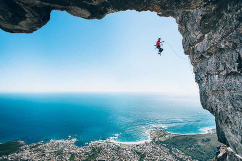 Der Südafrikaner Micky Wiswedel gewann mit seinem Foto von Jamie Smith beim Klettern am Tafelberg in Kapstadt die Kategorie „Wings“