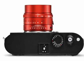 Blickfang: Das Leica APO-Summicron-M 1:2/50 mm ASPH. in Rot