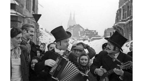 Die Fotos von Walter Dick zeigen den Karneval in der Nachkriegszeit.