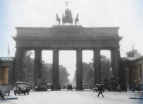 Das Brandenburger Tor im Jahr 1928 und heute