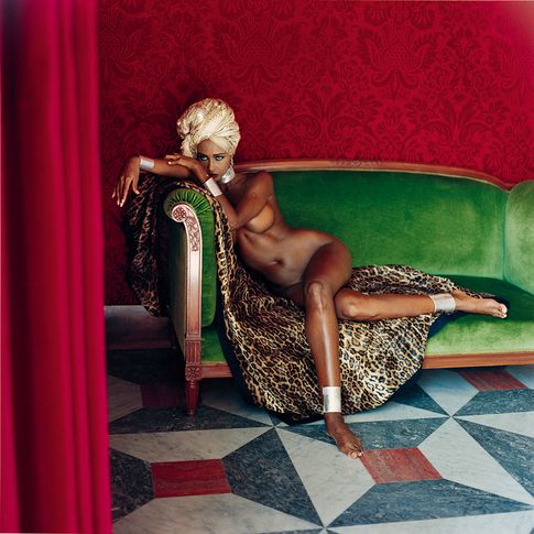 Iman, American Vogue, Hotel Negresco, Nice 1989 © Helmut Newton Estate, courtesy Helmut Newton Foundation