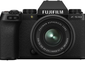 Fujifilm X-S10: 26-Megapixel-Kamera im – für Fujifilm – ungewöhnlichen Design.