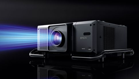 Neue Professional Displays wie der native 4K Projektor EB-12000Q mit Laserlichtquelle erweitern das Portfolio der Epson Projektionslösungen und sollen die starke Marktposition von Epson im Bereich Projektion weiter ausbauen.