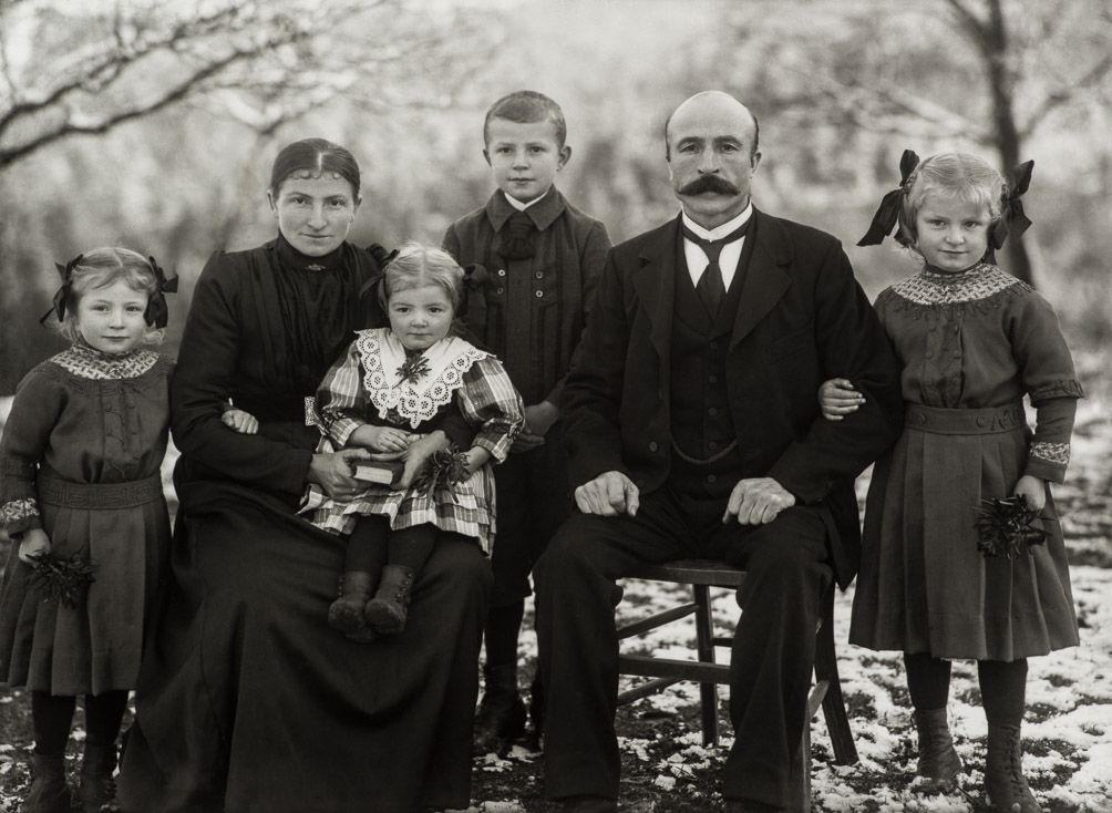 August Sander: Westerwälder Familie, um 1912