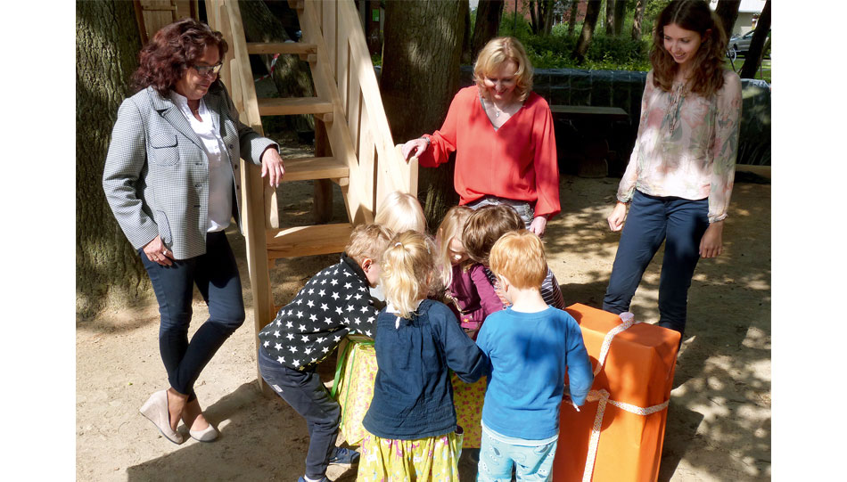 Im SOS-Kinderdorf Worpswede sorgte CEWE 2017 etwa für die Einrichtung ein neues Baumhauses.