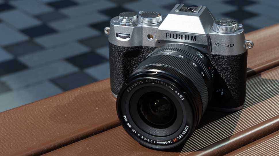 Das Fujinon XF16-50mmF2.8-4.8 R LM WR kommt gemeinsam mit der X-T50 auf den Markt und wird auch im Paket mit dieser neuen Kamera angeboten.