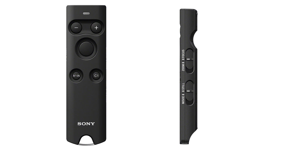 Die Sony RMT-P1BT steuert Alpha-Kameras mittels Bluetooth-Funkverbindung.